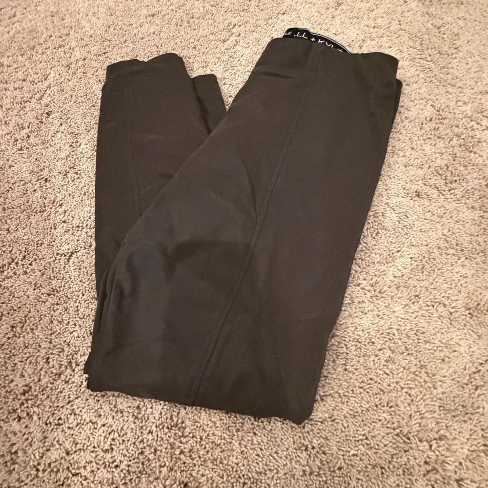 Large Kendall & Kylie faux leather pebbled leggings pants mulch brown stretchy